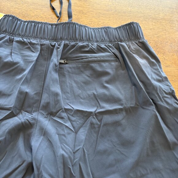 NEW Women's In Motion Athletic Pants - Size M - Picture 4 of 4